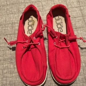 HeyDude shoes in size 9